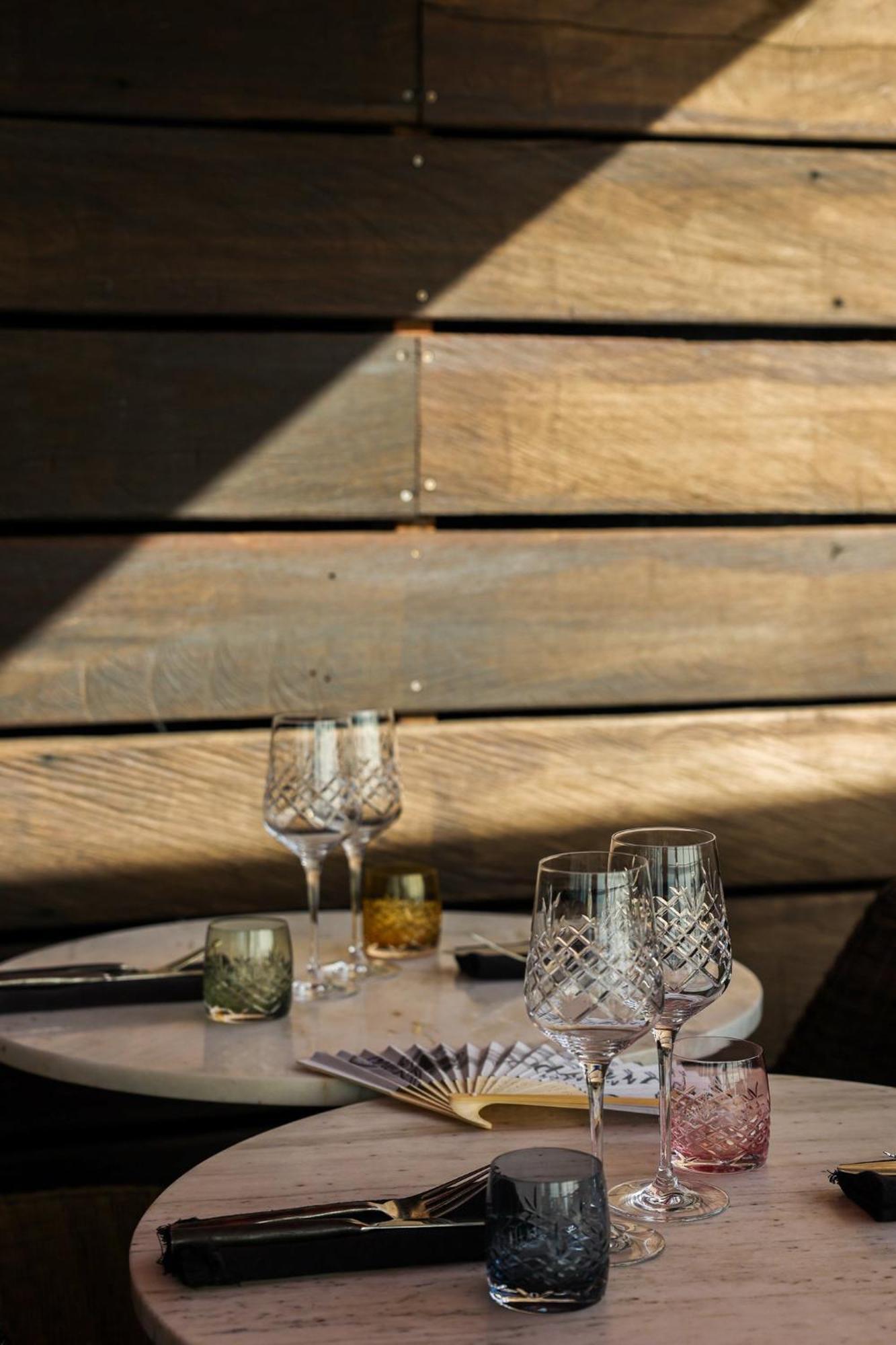마농 레 스위트 굴스메덴 호텔 코펜하겐 외부 사진 A table at the restaurant