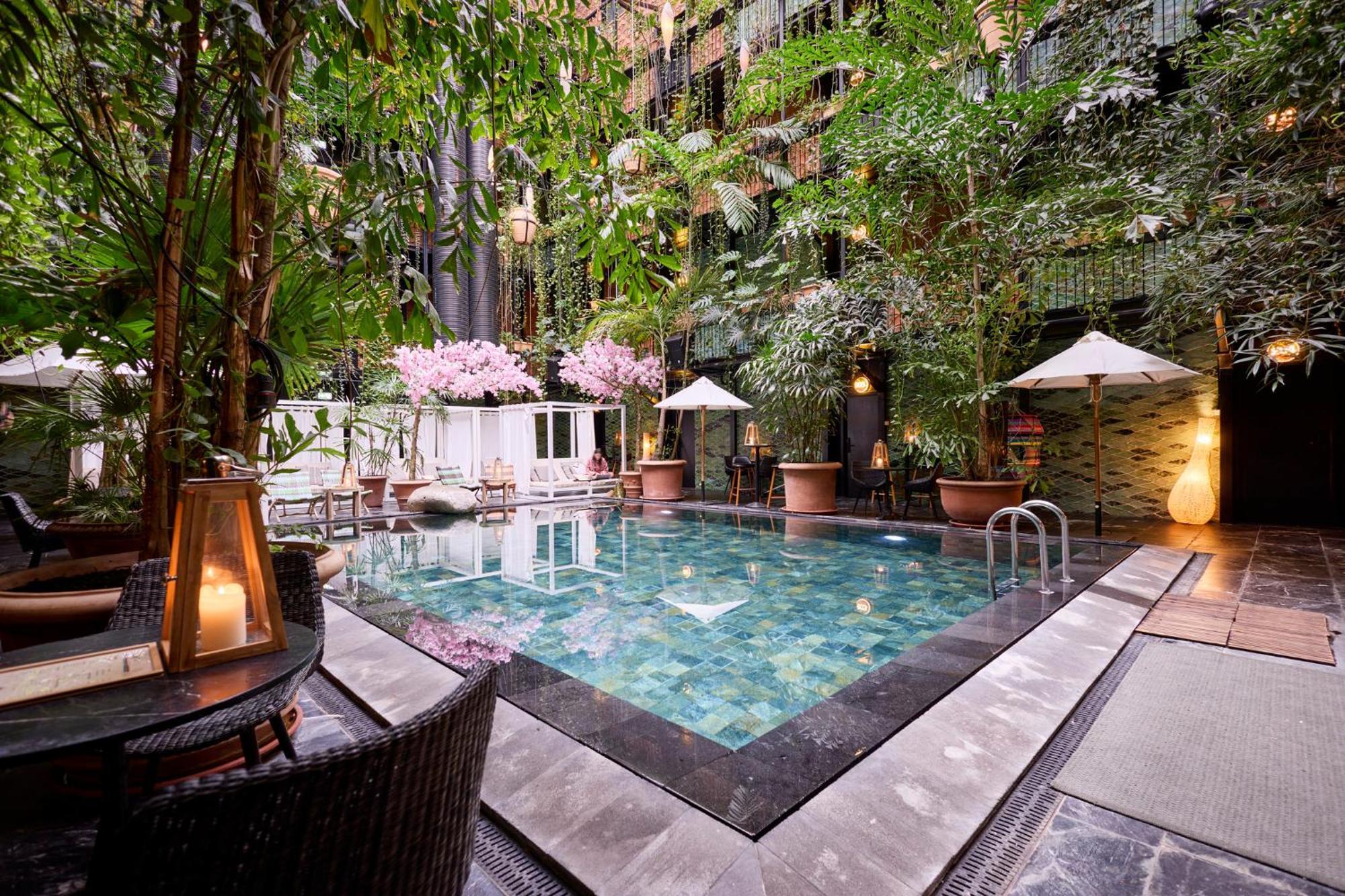 마농 레 스위트 굴스메덴 호텔 코펜하겐 외부 사진 The hotel's pool